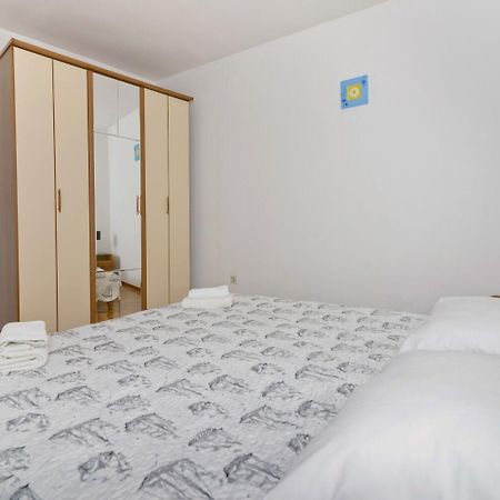 Apartments Ive - With Sea View Tisno Luaran gambar