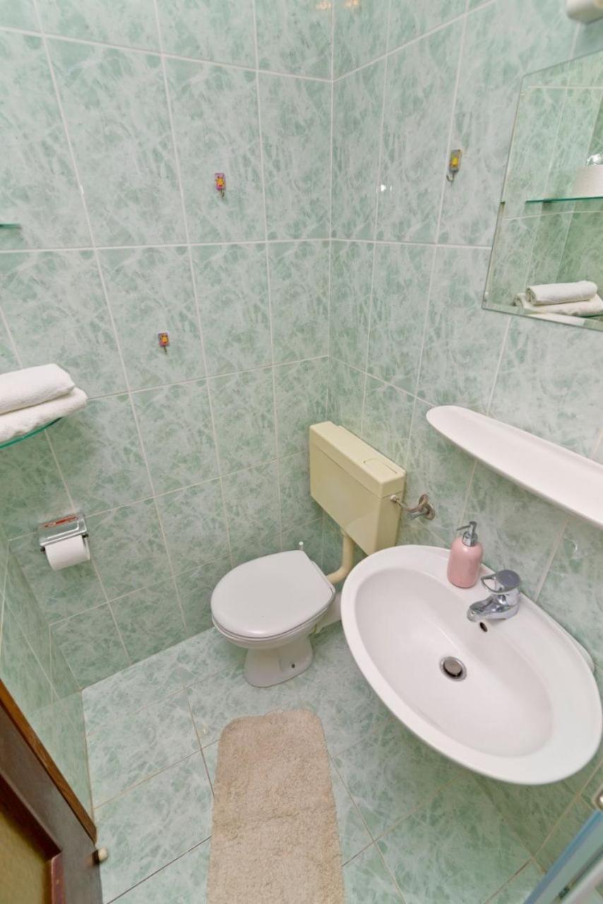 Apartments Ive - With Sea View Tisno Luaran gambar